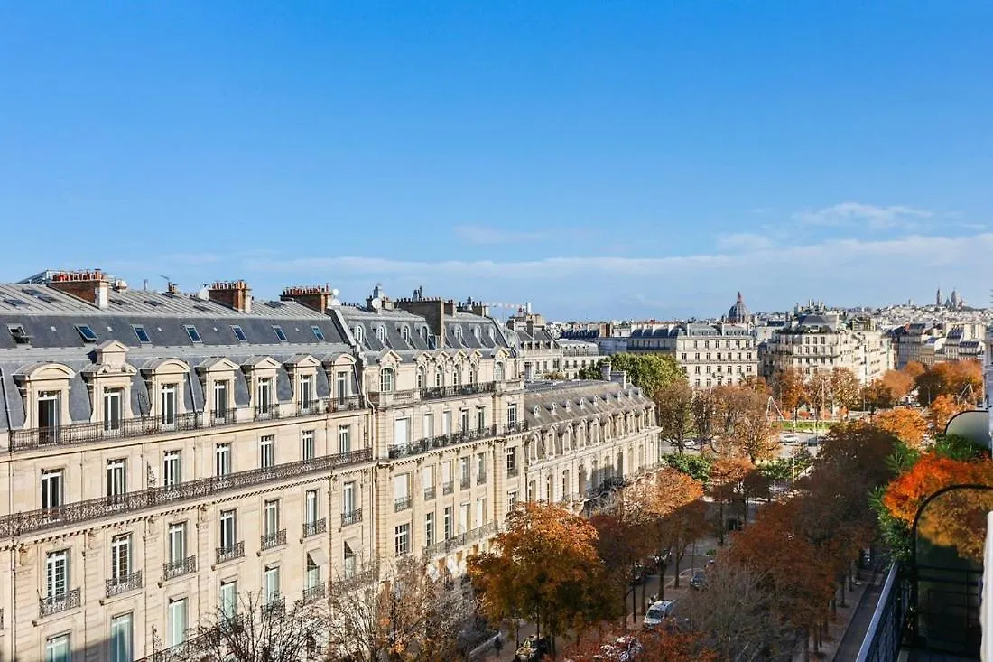 דירות Avenue Montaigne פריז צרפת