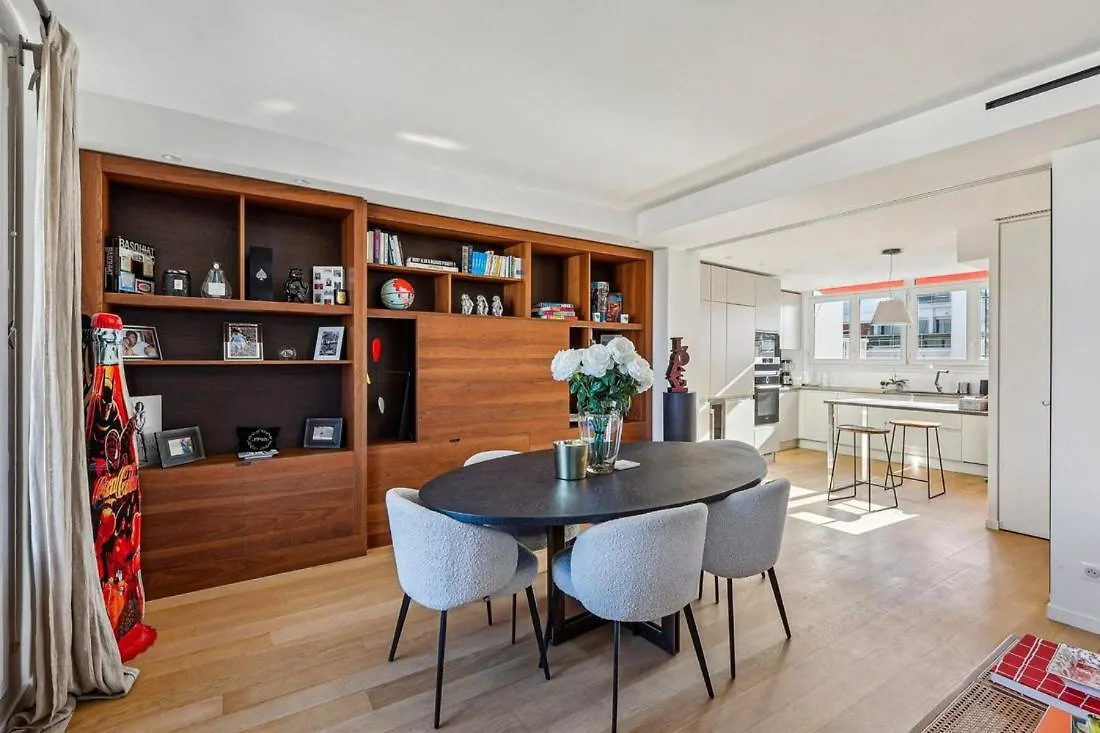 Avenue Montaigne Paris Apartment